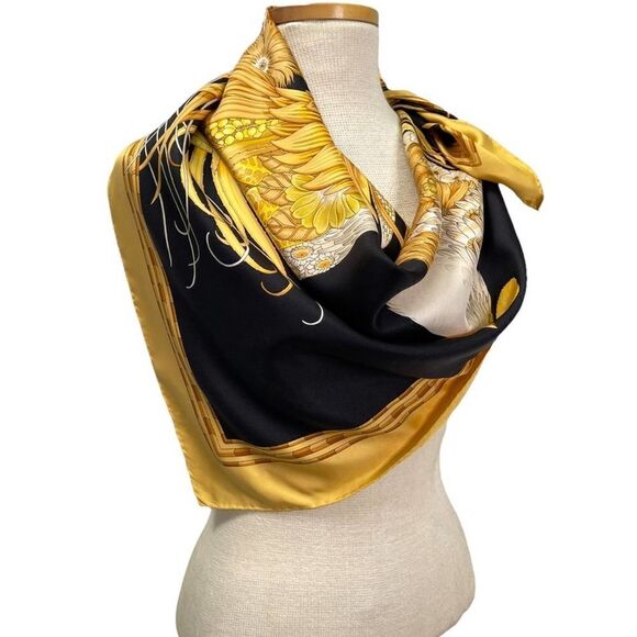 Vintage 90’s Salvatore Ferragamo Black & Gold Rooster Chicken Silk Scarf - Picture 8 of 8